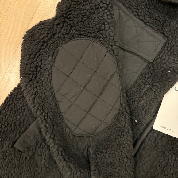 Alo Yoga Sherpa Edge Shacket - Picture 7 of 7